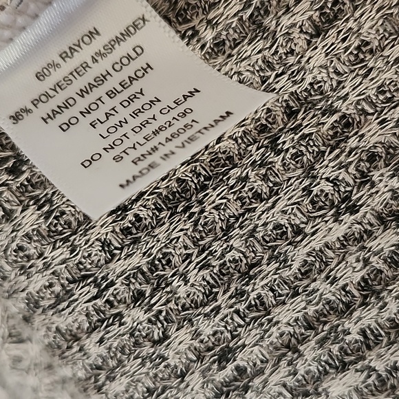 Monteau long sweater/jacket sz S - Picture 7 of 8